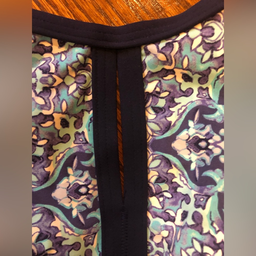 Lands’ End Geometric Print Keyhole High Neck Tankini Swimsuit Top - Size 10 Long - Picture 2 of 6